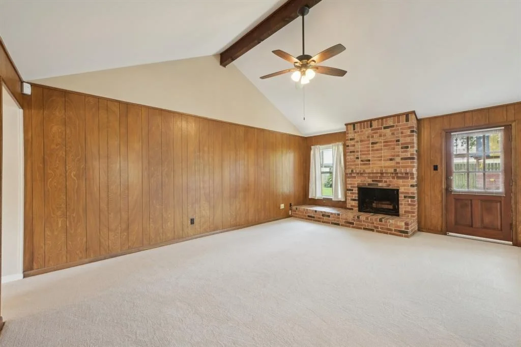 Photo of 8915 Roos Road