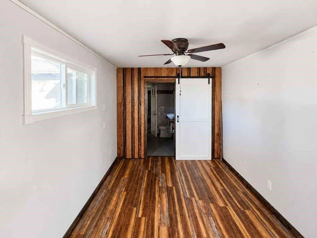 Photo of 108 W 9th Street