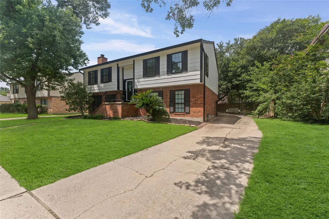 Photo of 15819 Maple Manor Drive