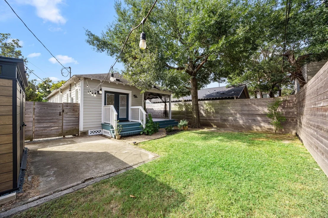 Photo of 1131 Walling Street