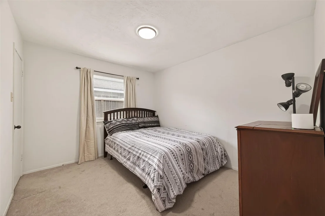 Photo of 10014 Walnut Glen Drive