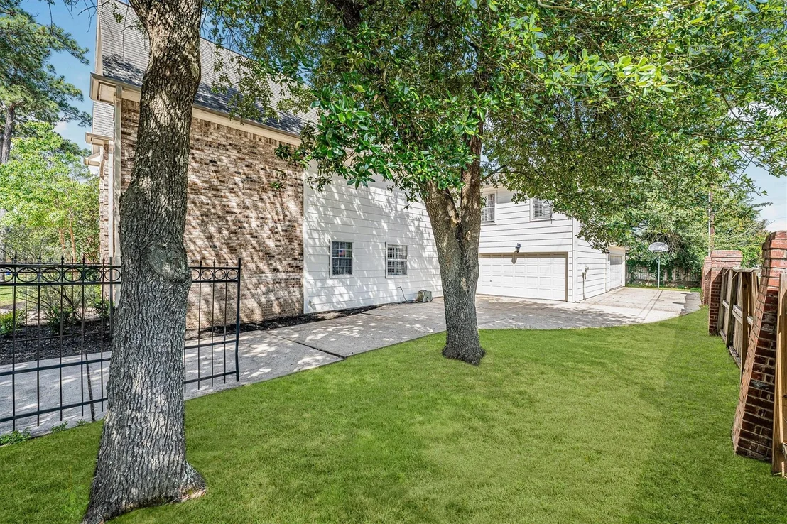Photo of 8002 Royal Crest Court