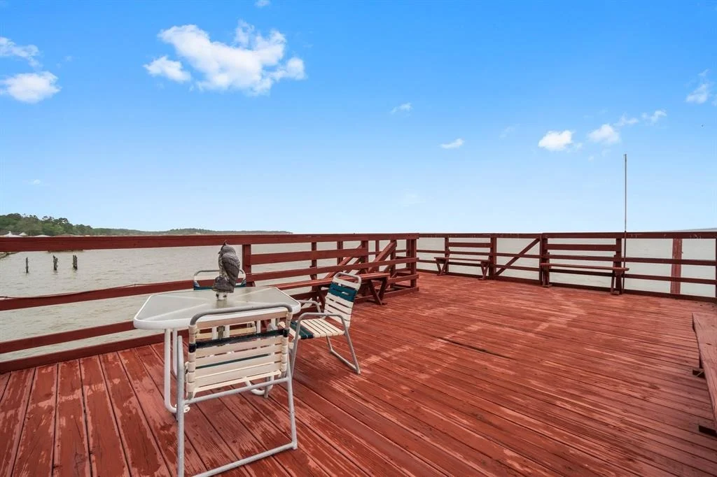 Photo of 160 Lakeway Drive
