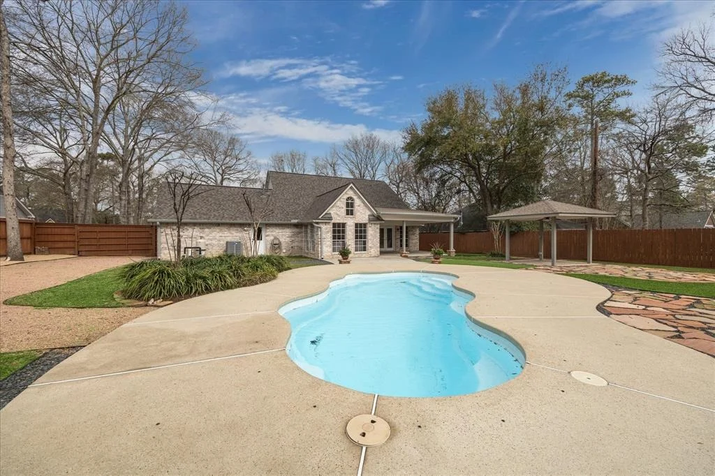 Photo of 2461 Pebblebrook Circle