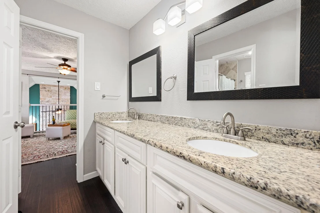 Photo of 8207 Colonial Oaks Lane