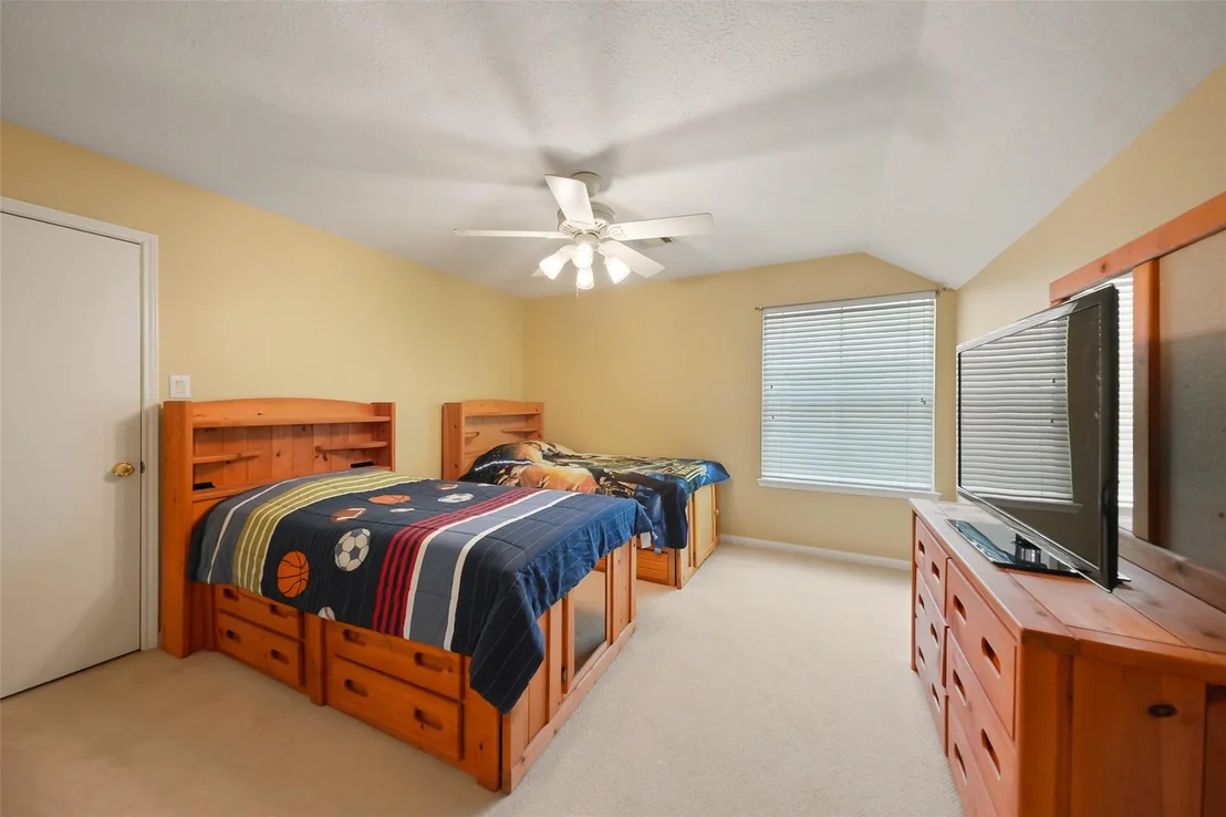Photo of 49 N Greenvine Circle