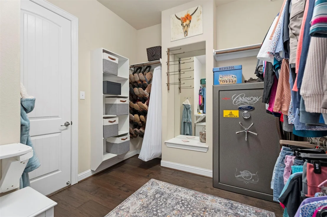 Photo of 9030 Lacombe Lane