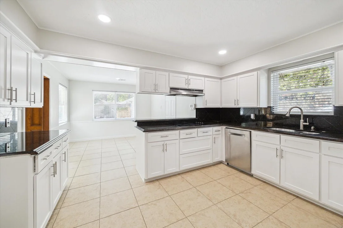 Photo of 3430 Tree Lane