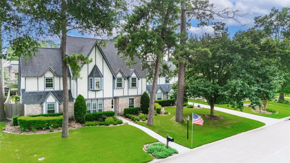 Photo of 8018 Northbridge Drive