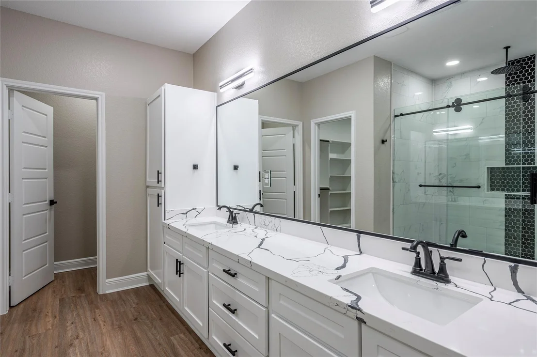 Photo of 8133 Wetherby Lane
