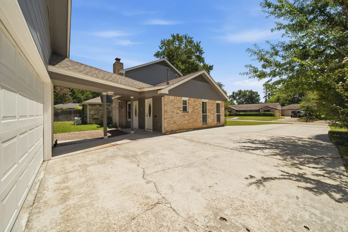 Photo of 626 Magic Oaks Drive