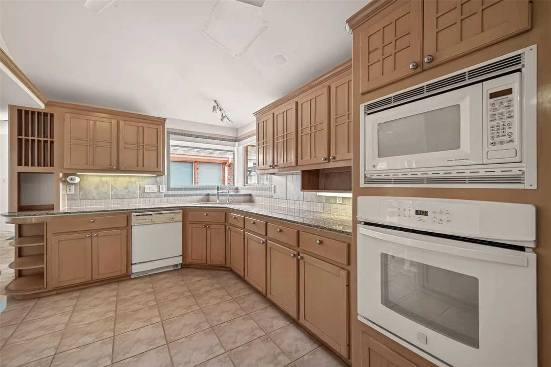 Photo of 5437 Loch Lomond Drive