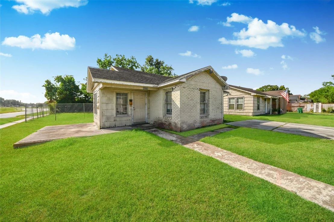 Photo of 8470 Wier Drive
