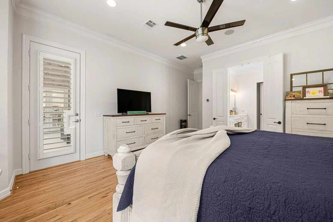 Photo of 11357 Lake Oak Dr Drive