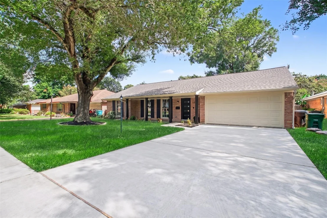 Photo of 5443 Redstart Street