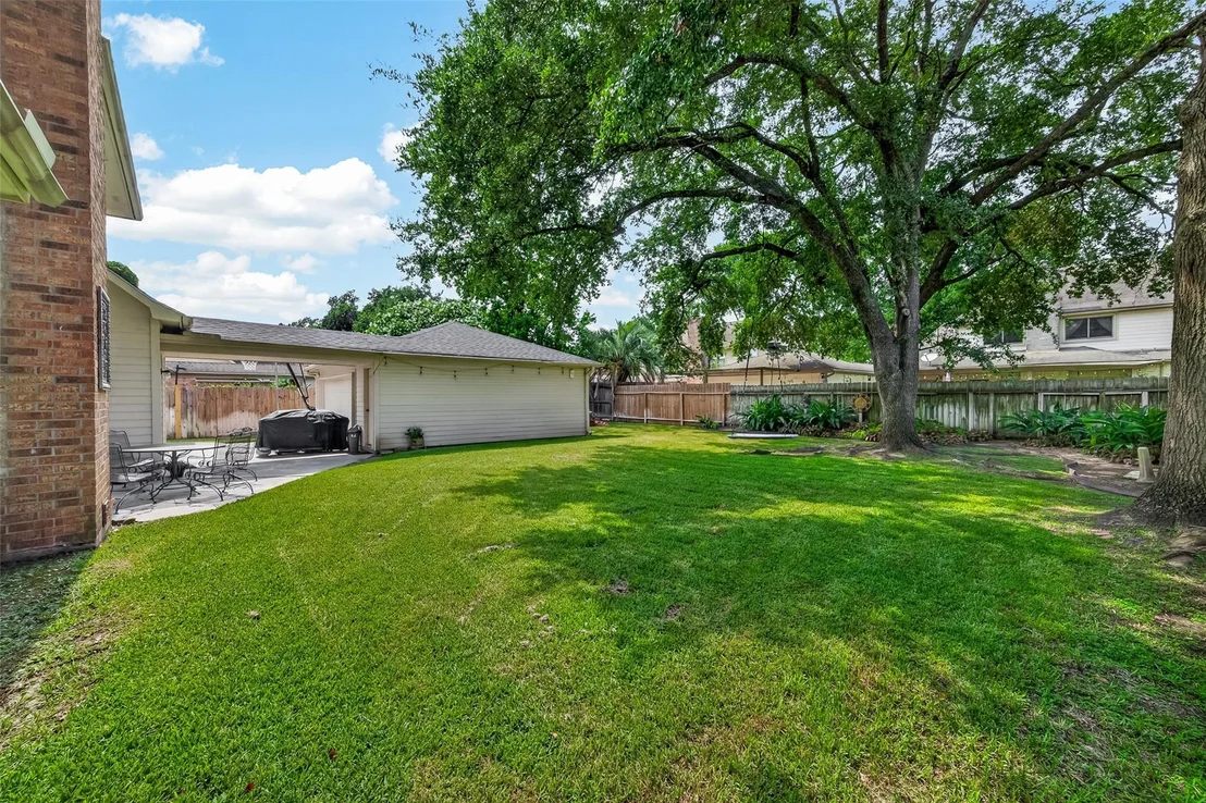 Photo of 18234 Oakhampton Drive