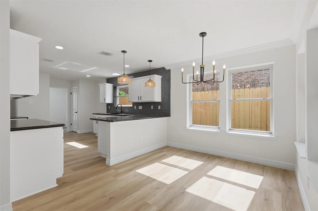 Photo of 4823 Meadowglen Drive
