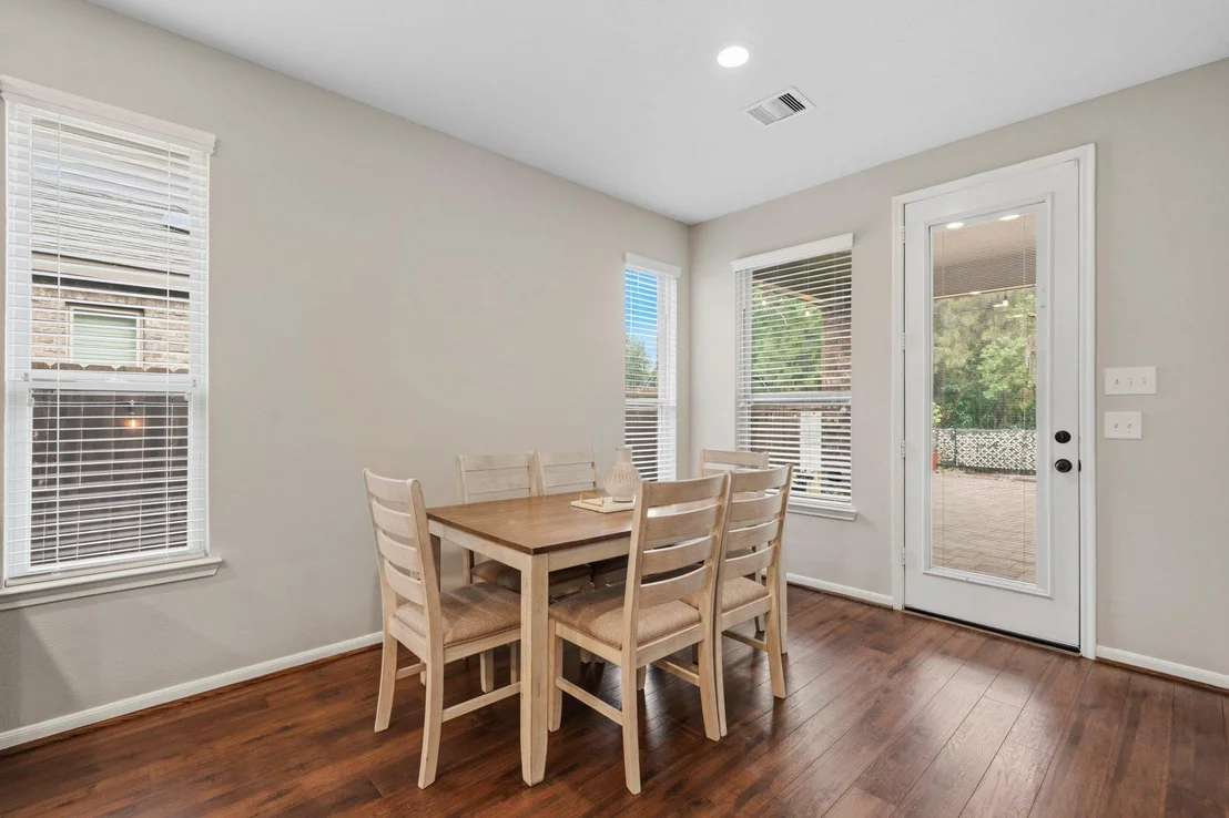 Photo of 6014 Rivergrove Bend Drive