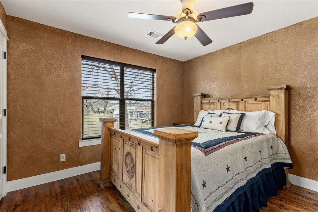 Photo of 618 Chestnut Falls