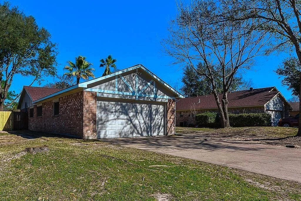 Photo of 24126 Whitefield Lane