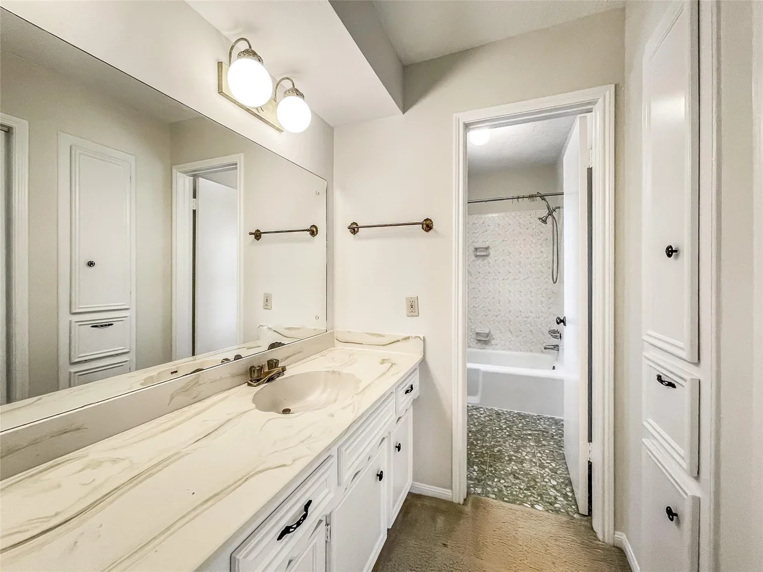 Photo of 2023 Forest Manor Drive