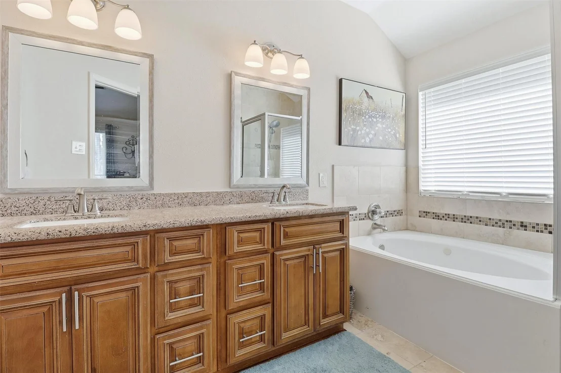Photo of 6806 Oakleaf Trail Lane