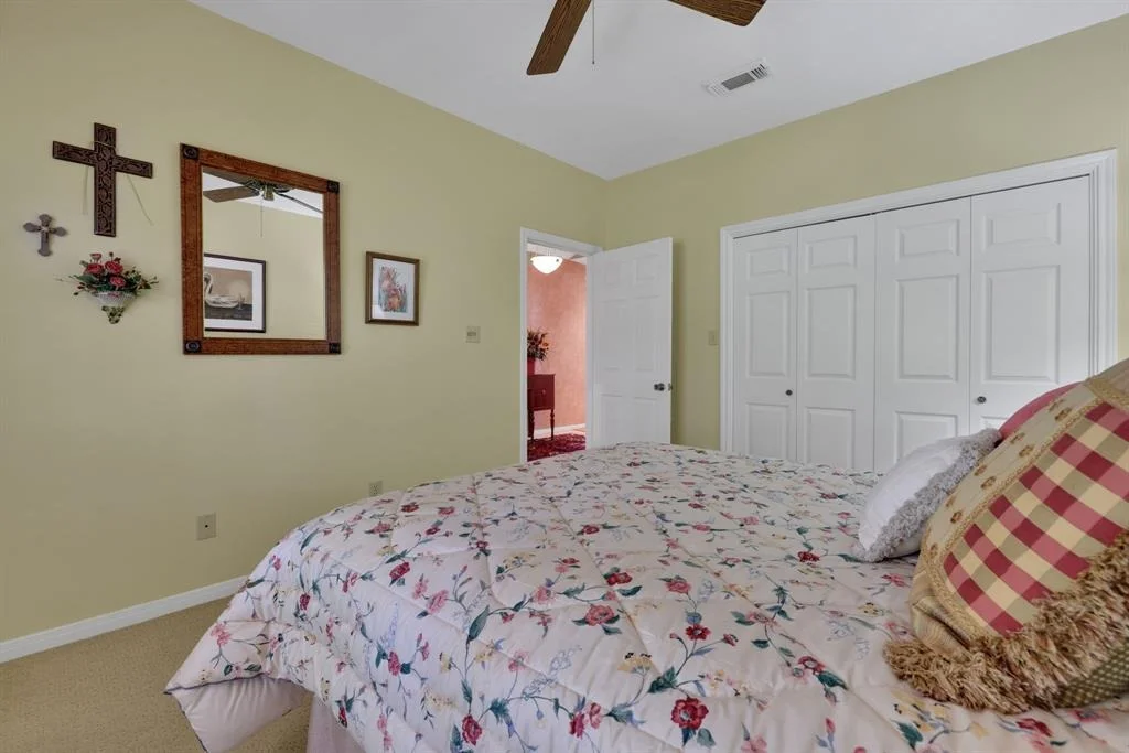 Photo of 251 Lake Oaks Boulevard