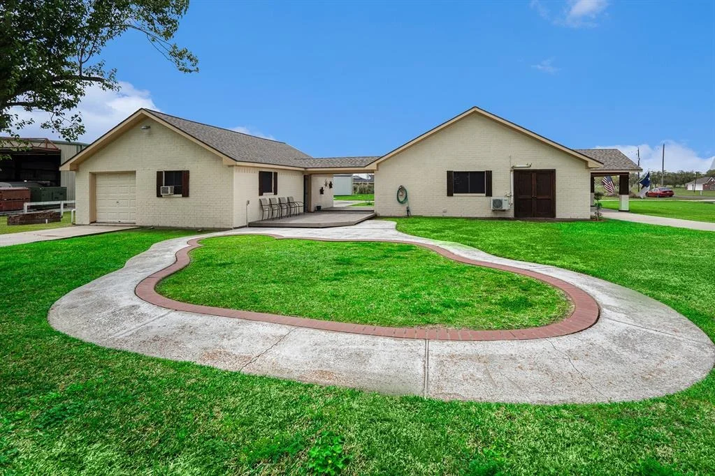 Photo of 4206 Lawrence Road