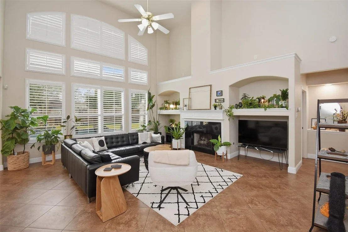 Photo of 5615 Edgewood Place Drive