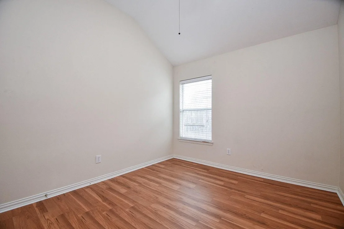 Photo of 18006 Willow Cliff Lane