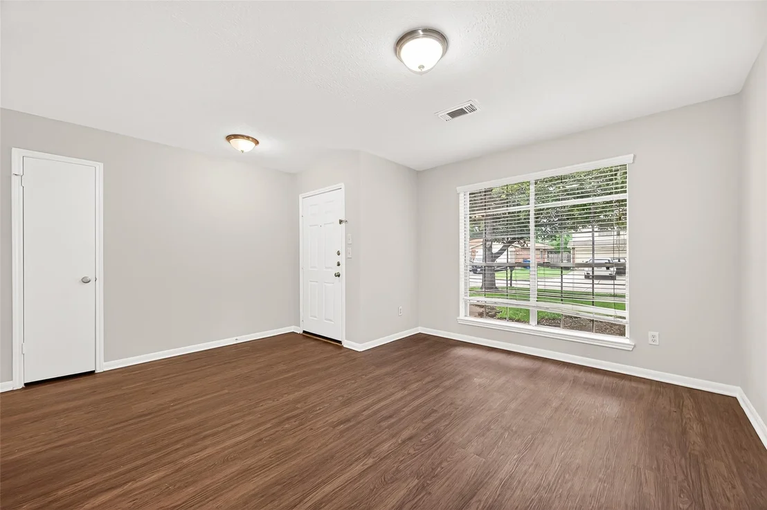 Photo of 28811 Stapleford Street
