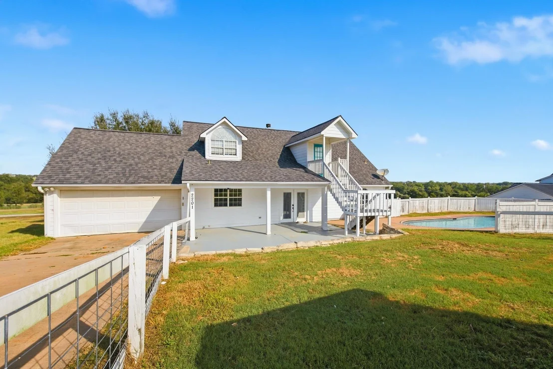 Photo of 2201 Bluebonnet Boulevard