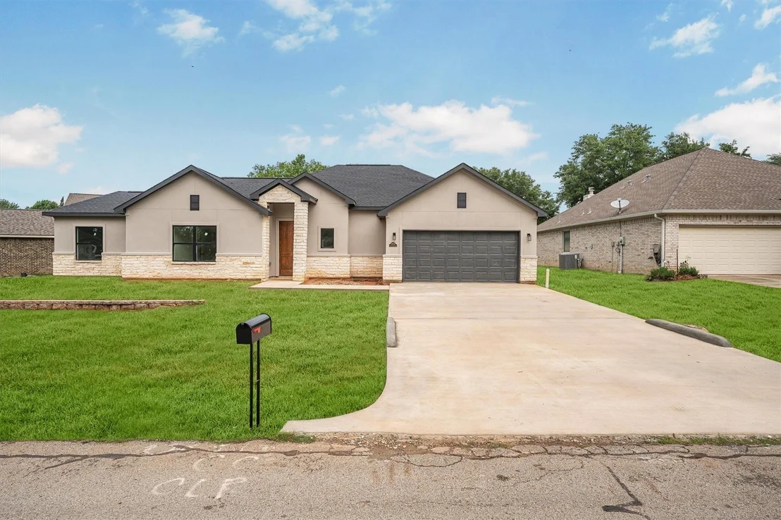 Photo of 10510 Twin Circles Dr