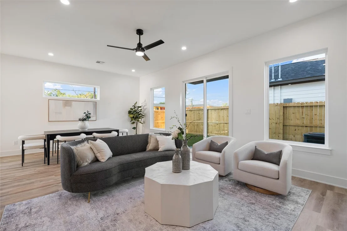 Photo of 9001 Comal Street