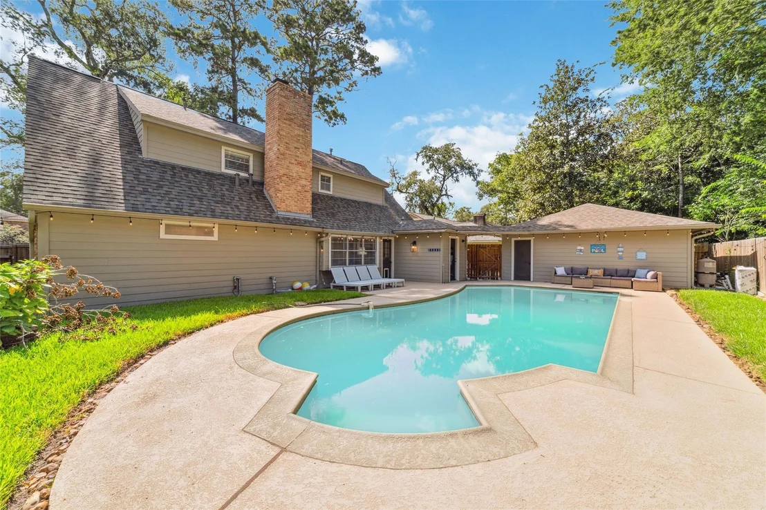 Photo of 563 Landfall Ln