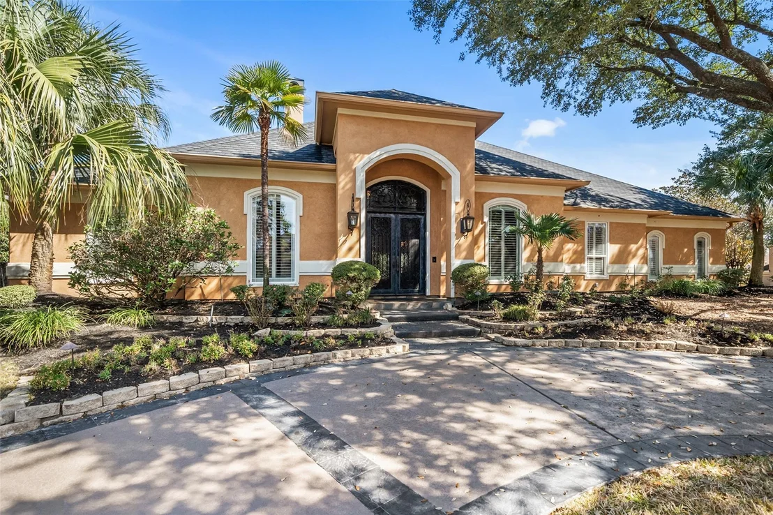 Photo of 35 Bentwater Bay Circle