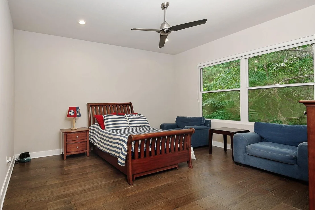 Photo of 10 Kingscote Way