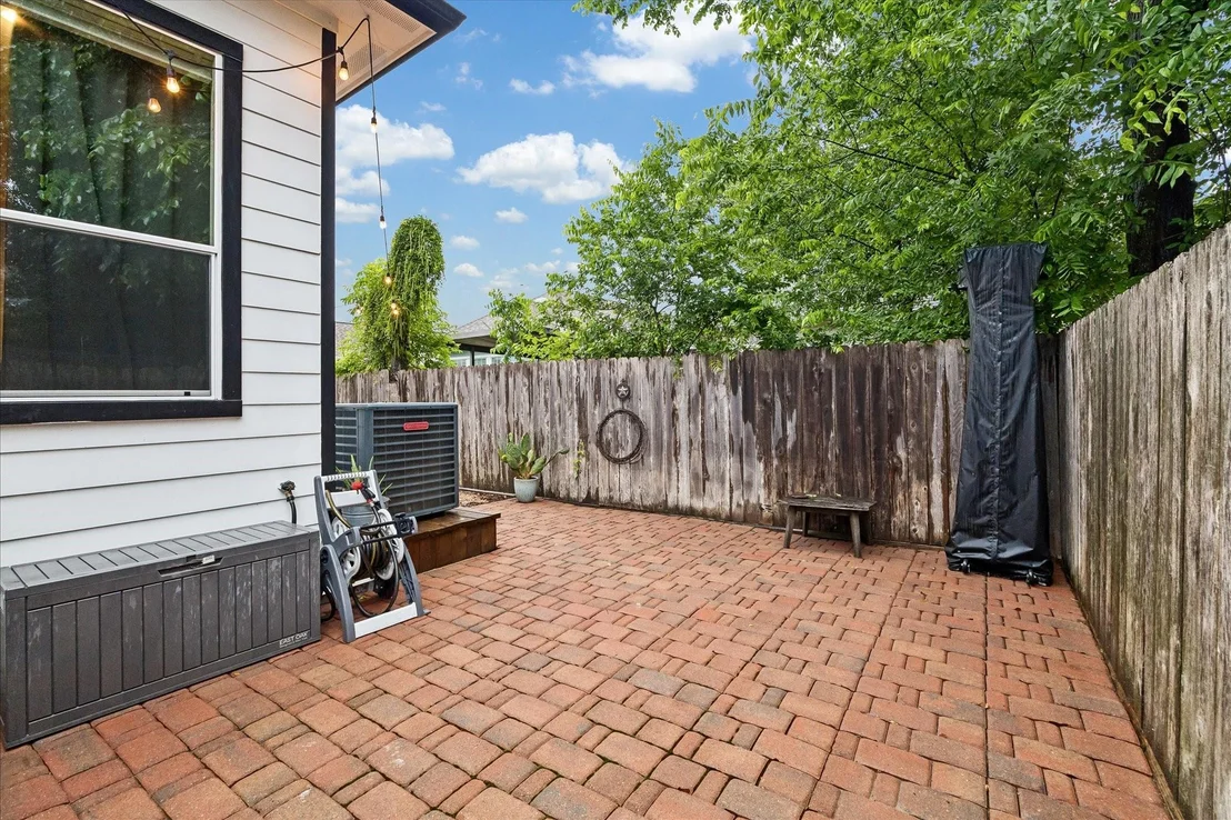 Photo of 2112 Common Street