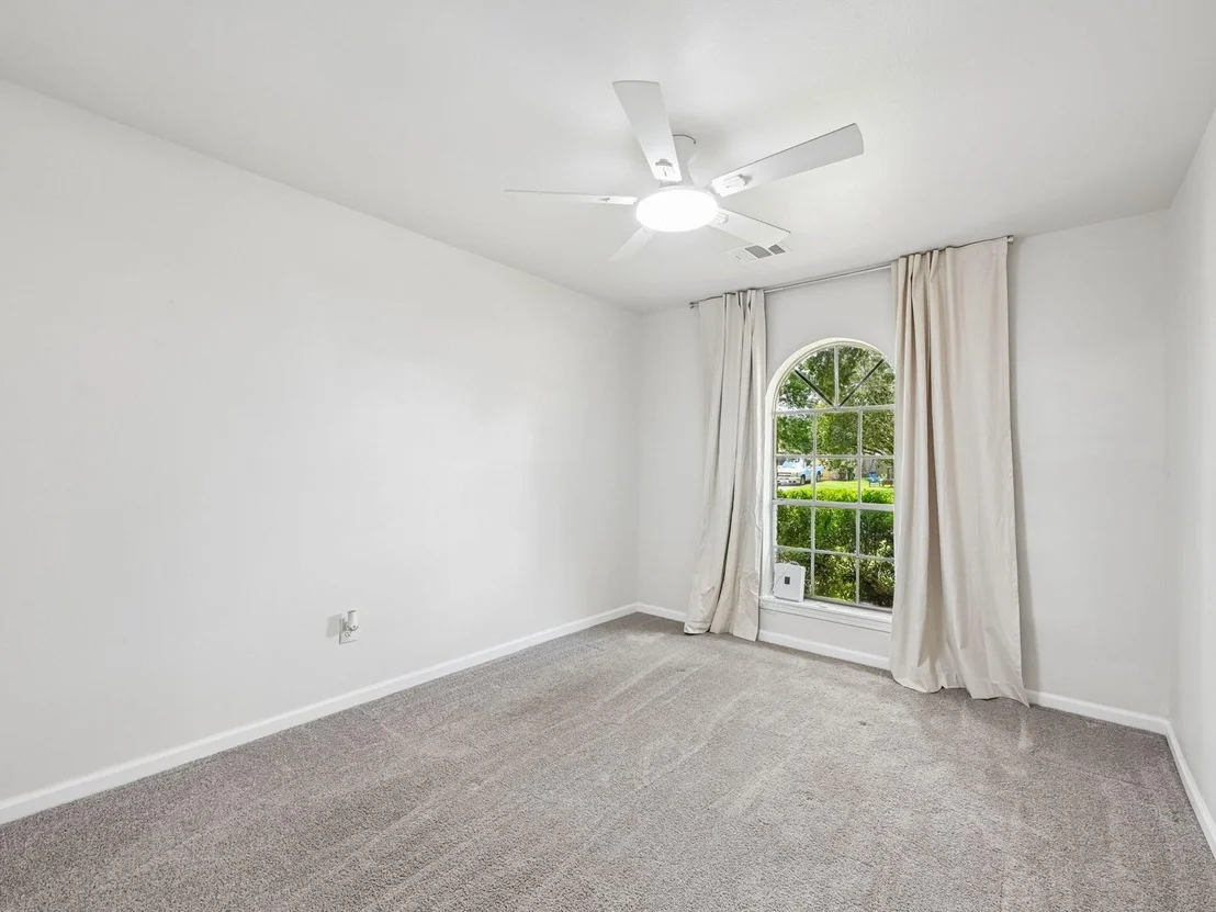 Photo of 7110 Log View Drive