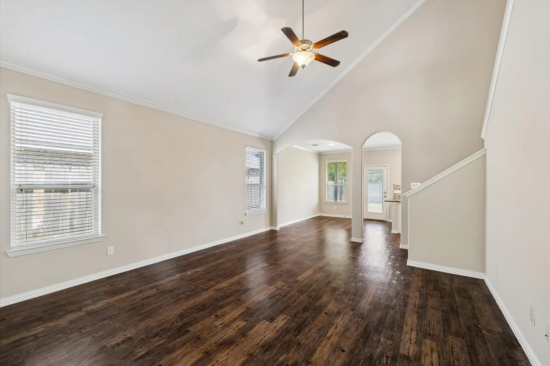 Photo of 660 Oak Circle Drive E