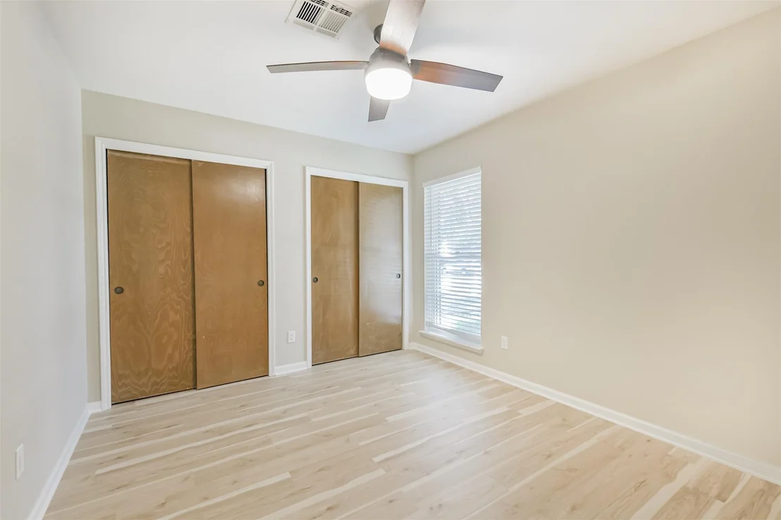 Photo of 9314 Roos Road