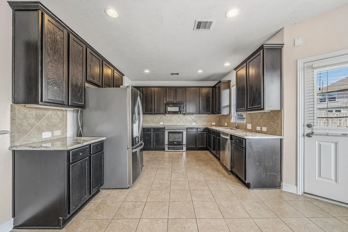 Photo of 22922 Jetty Manor Lane