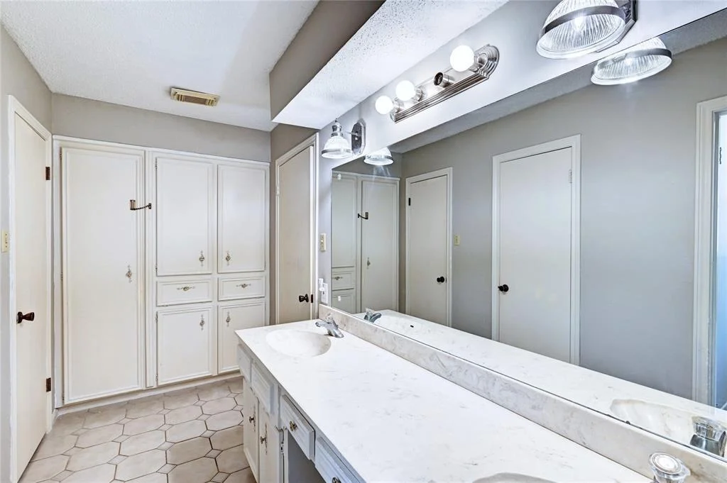 Photo of 5802 Foresthaven Drive