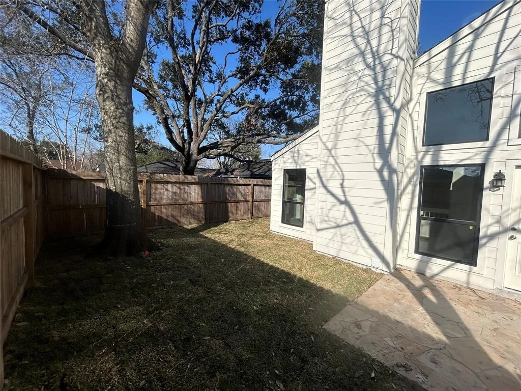 Photo of 6119 Fuller Street
