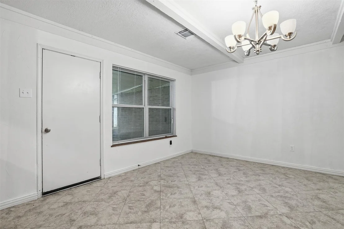 Photo of 2605 Burke Road