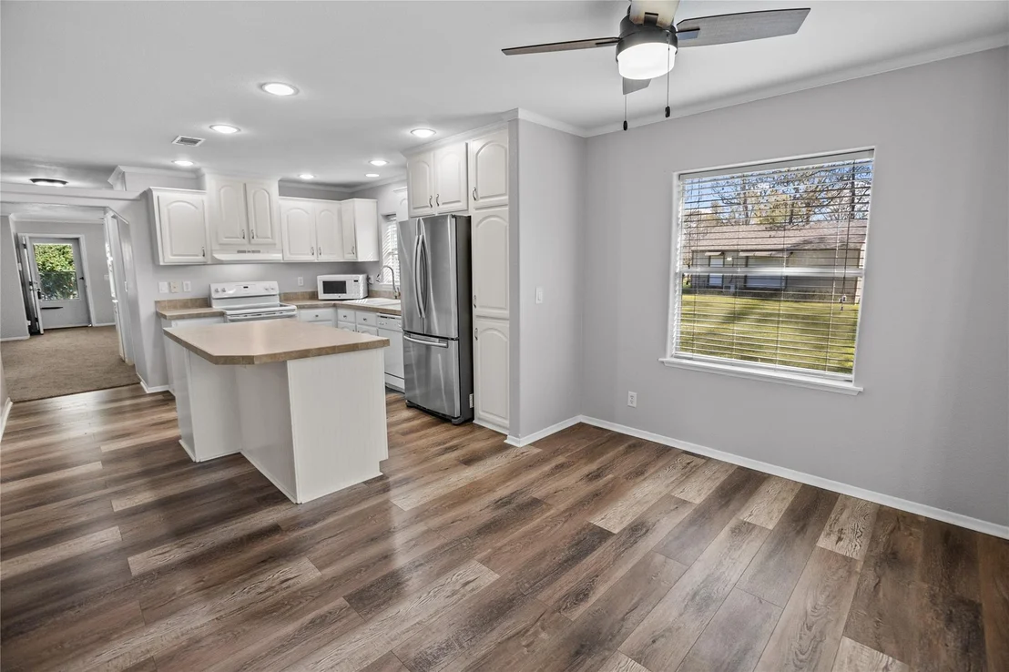 Photo of 461 Bluebonnet
