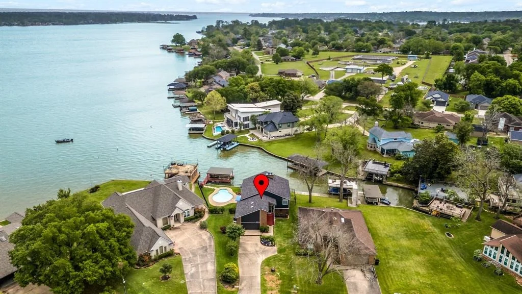Photo of 1022 Lake View Drive