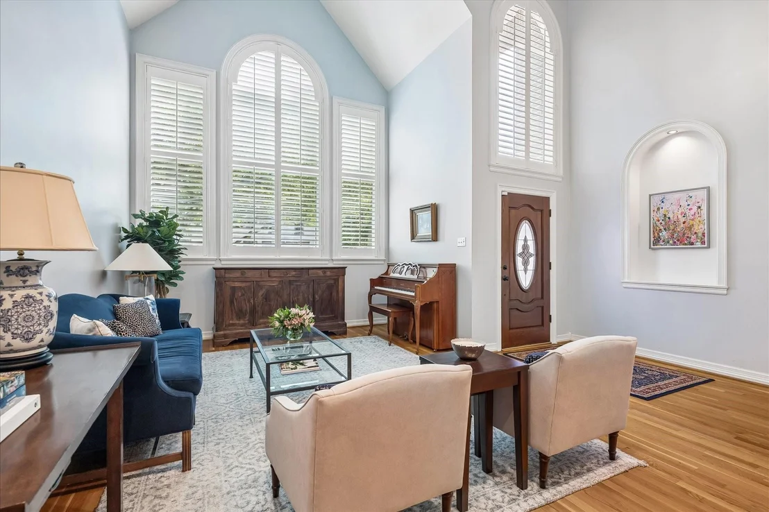 Photo of 4256 Sunset Boulevard