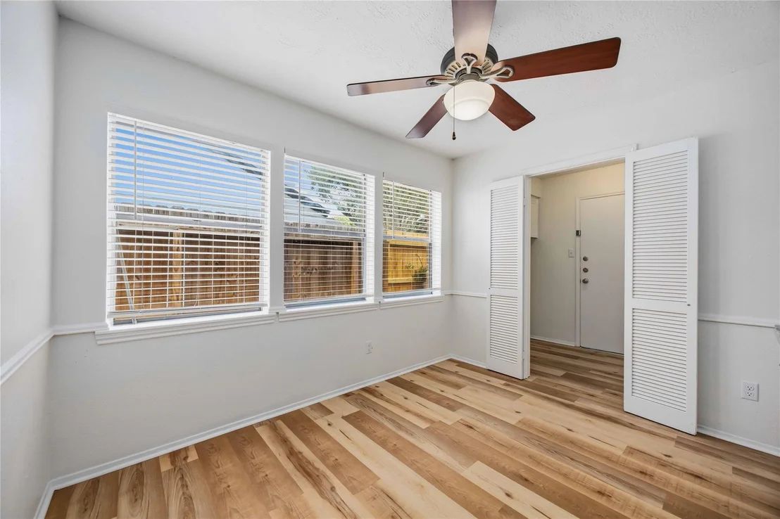 Photo of 1002 Oxborough Drive
