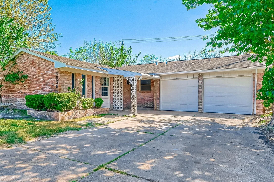 Photo of 5838 Reed Road